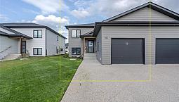 107 Birchwood Lane Mitchell, Manitoba