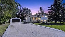 Beautiful Remodeled Oakbank Home