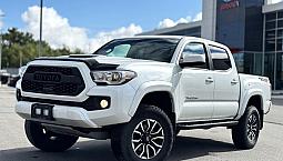 2021 Toyota Tacoma 4Wd Double Mt Sb Low Mileage / Manual / Sunro